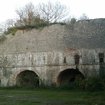 Fours à chaux de la Roque-Genêts à Cavigny