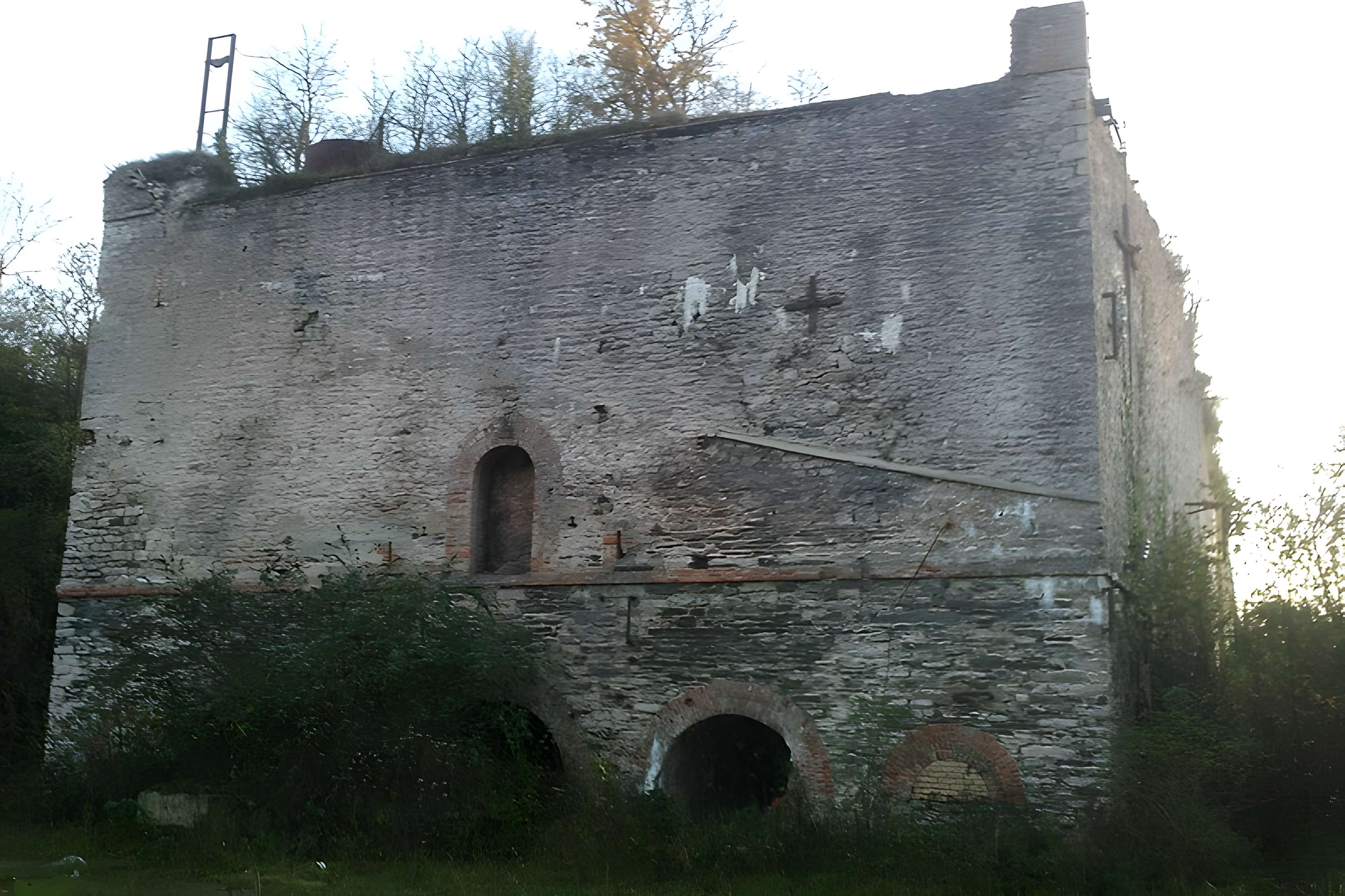 Fours à chaux de la Roque-Genêts à Cavigny