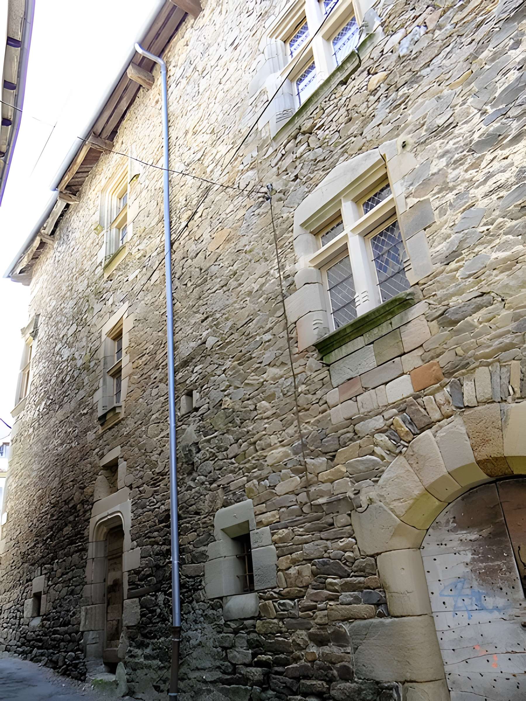 Grenier-des-Évêques de Salles-Curan