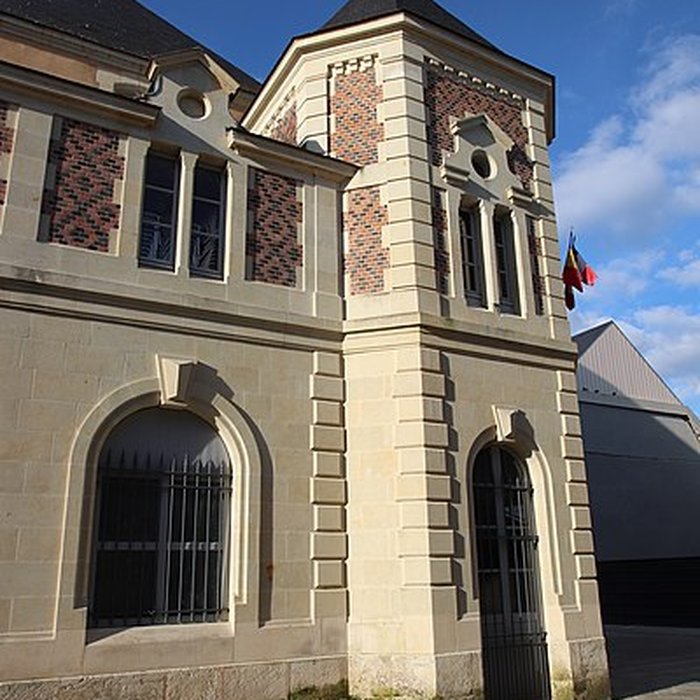 Photo de Halles aux grains de Saint-Calais