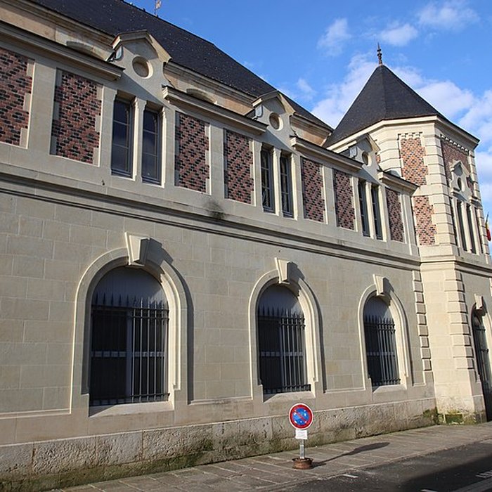 Photo de Halles aux grains de Saint-Calais