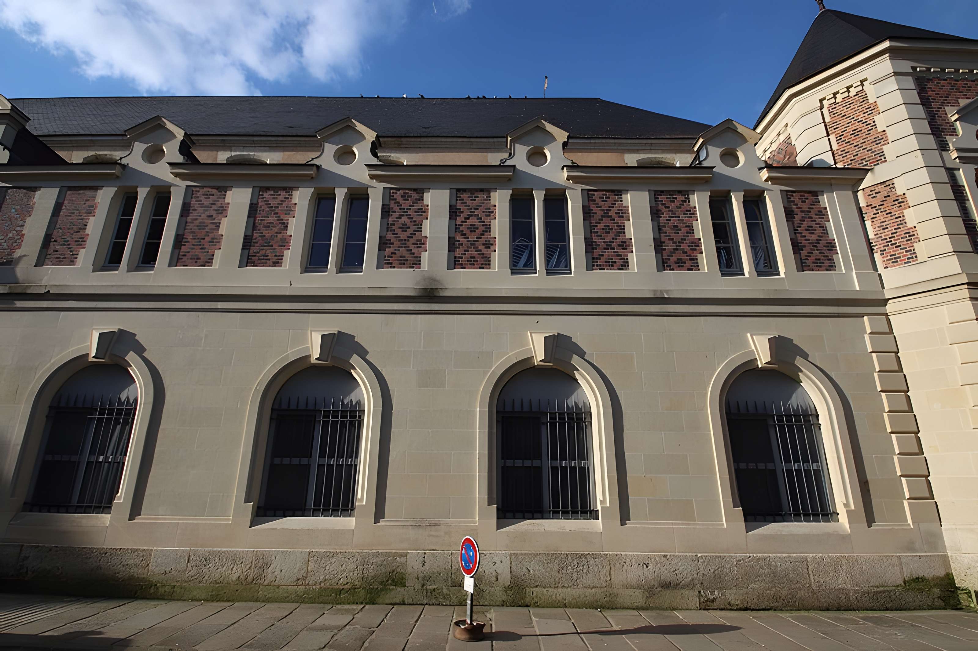 Halles aux grains de Saint-Calais