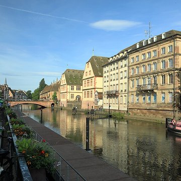 Hôtel au 4 Place du Marché-aux-Poissons à Strasbourg