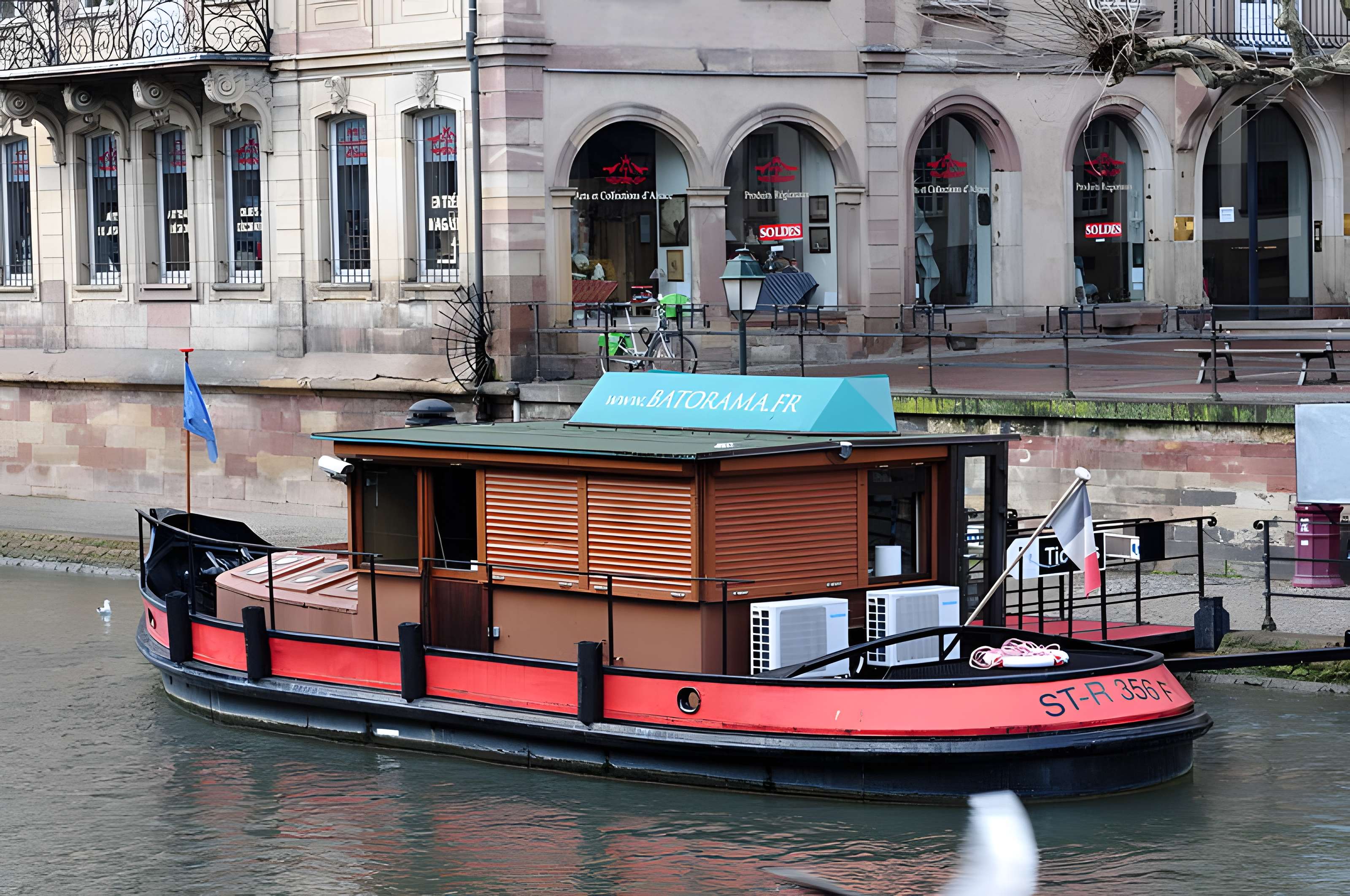 Hôtel au 4 Place du Marché-aux-Poissons à Strasbourg