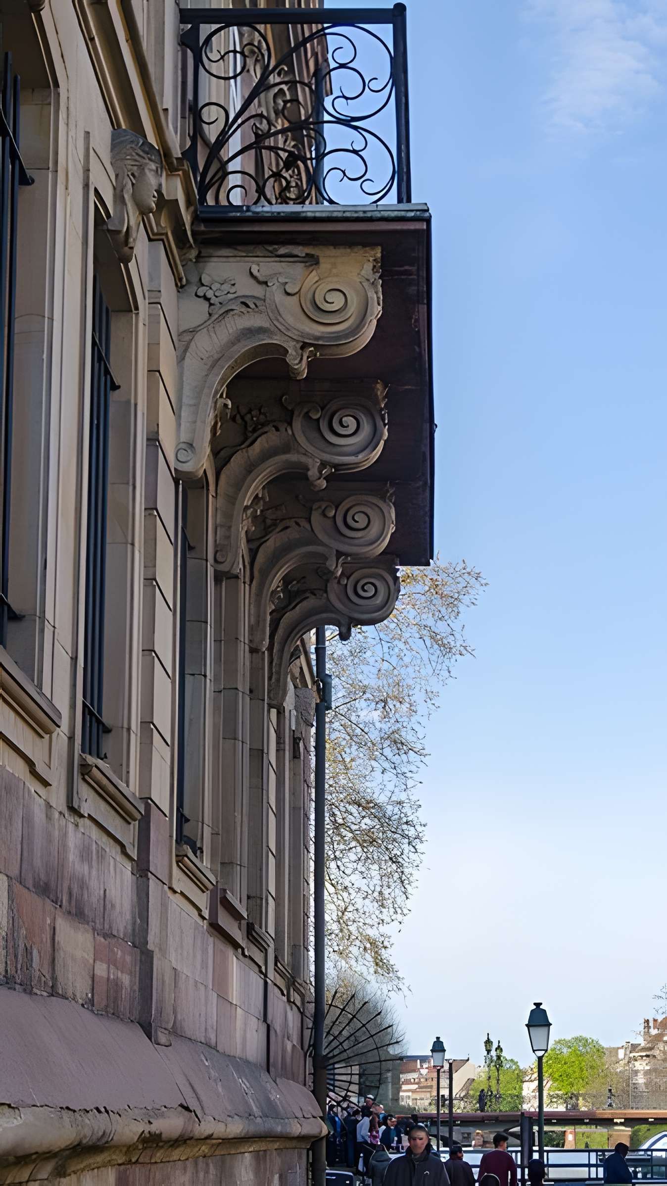 Hôtel au 4 Place du Marché-aux-Poissons à Strasbourg