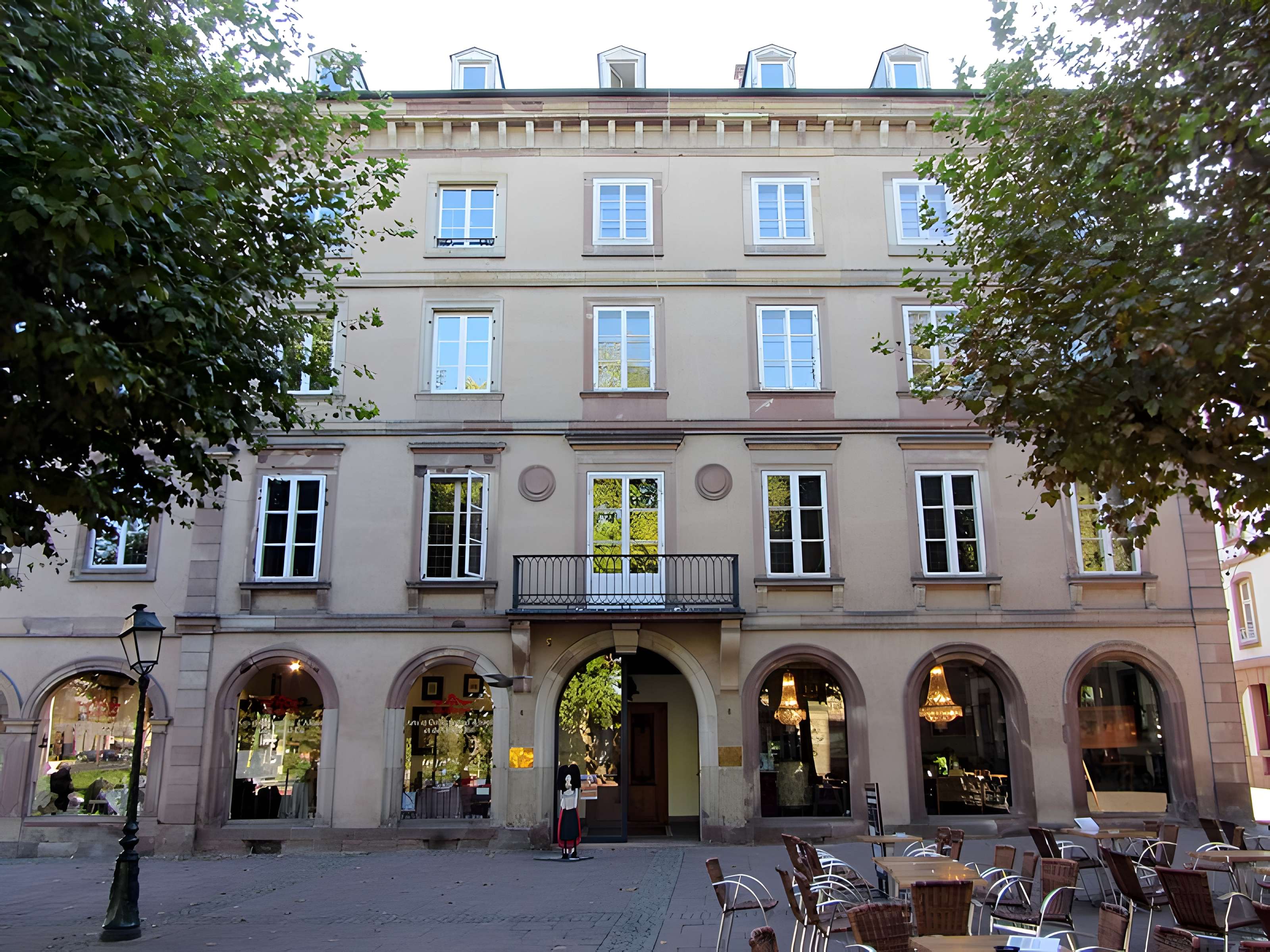 Hôtel au 4 Place du Marché-aux-Poissons à Strasbourg