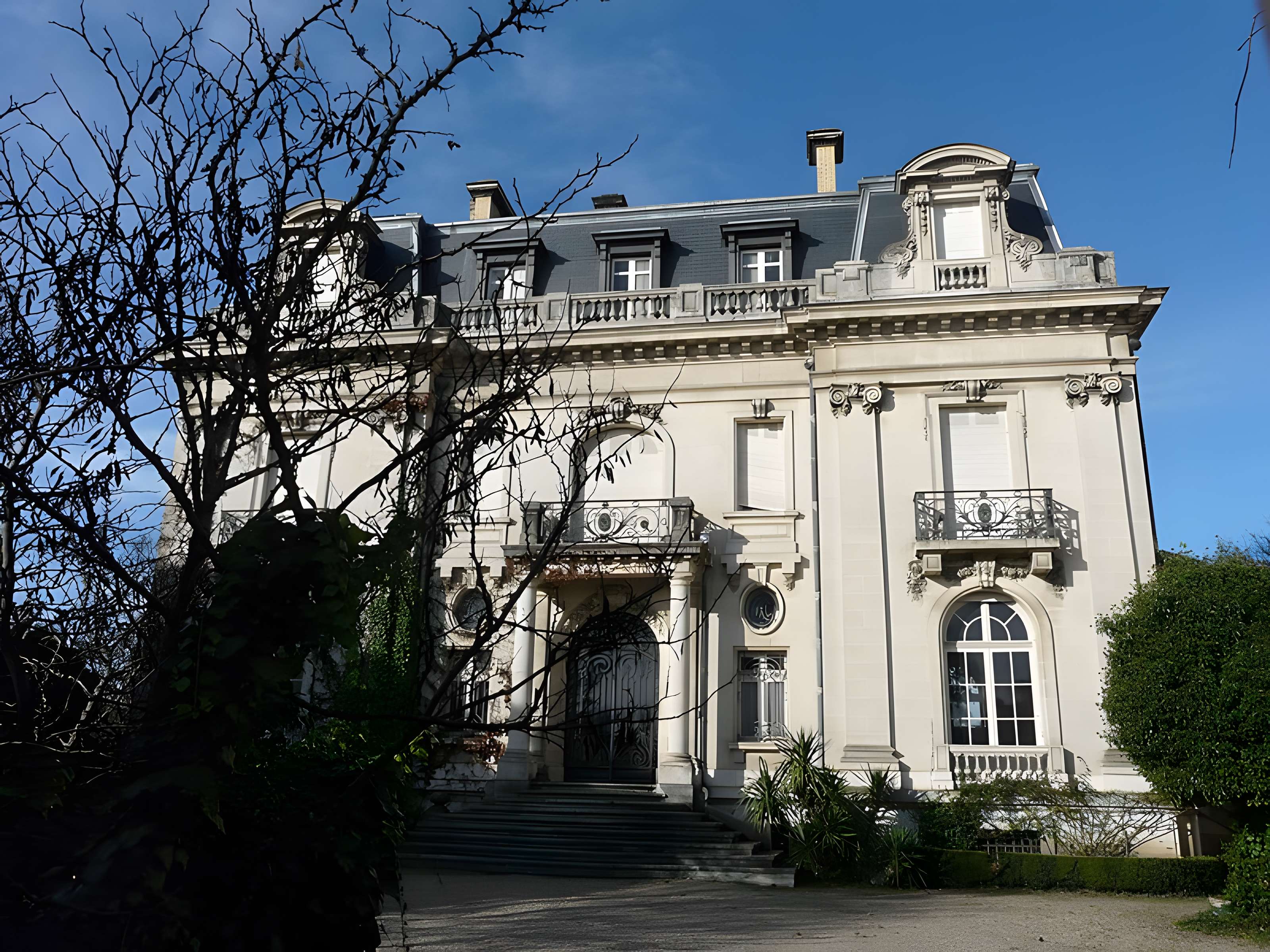 Hôtel Brou de Laurière à Périgueux