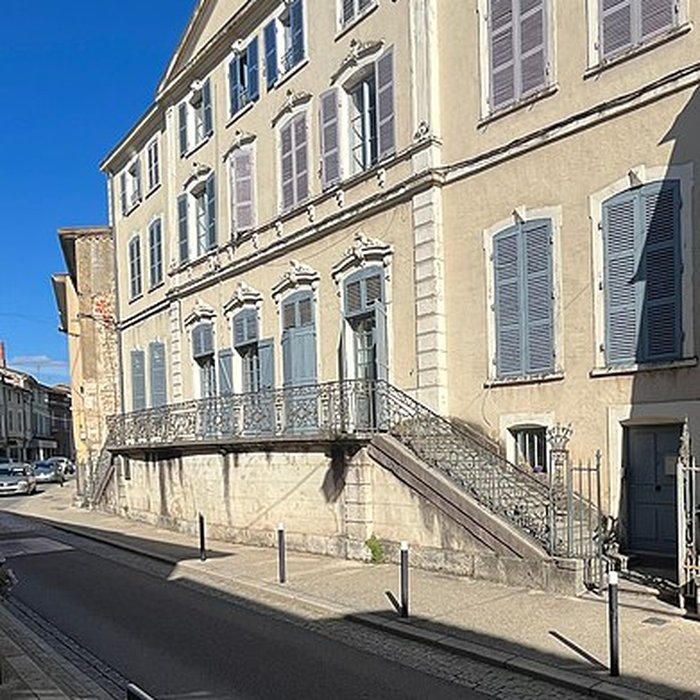 Photo de Hôtel de Condé à Montluel