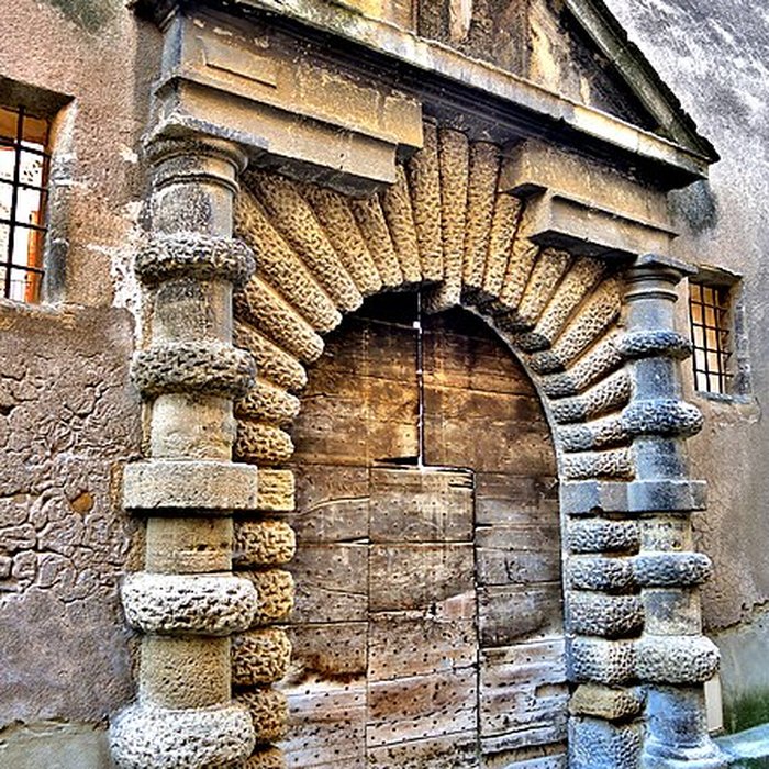 Photo de Hôtel de Crose et portail Saint-Félix