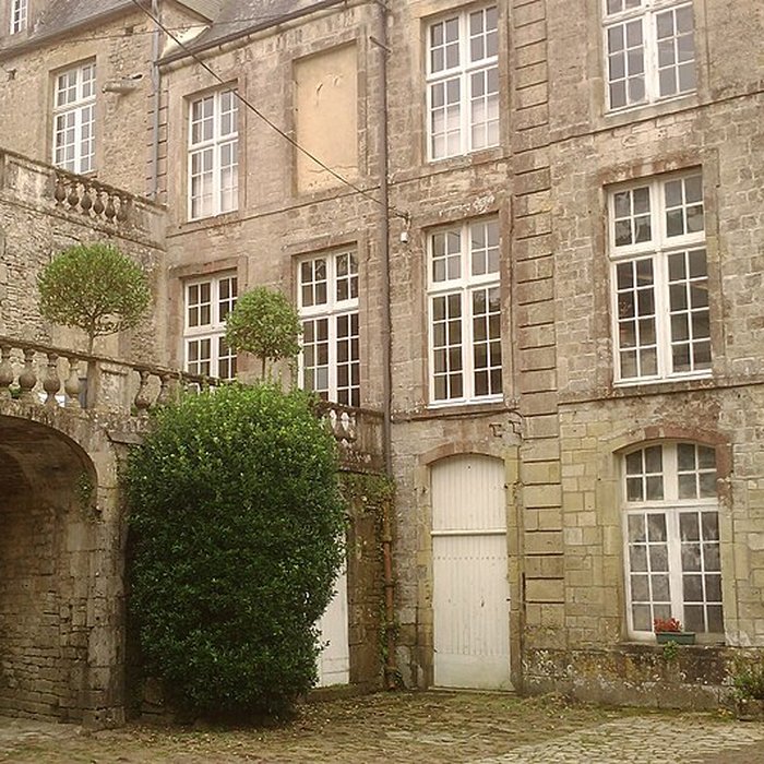 Photo de Hôtel de Grandval-Caligny à Valognes