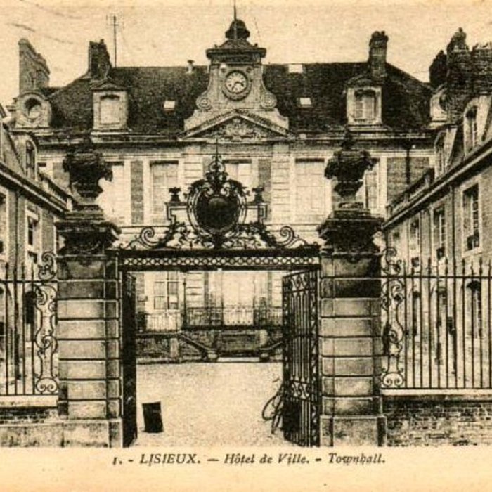 Photo de Hôtel de ville de Lisieux