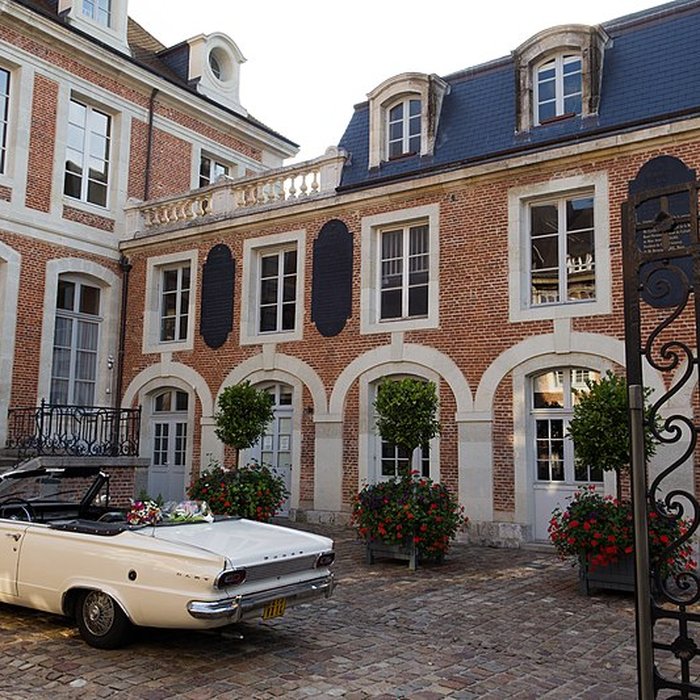 Photo de Hôtel de ville de Lisieux