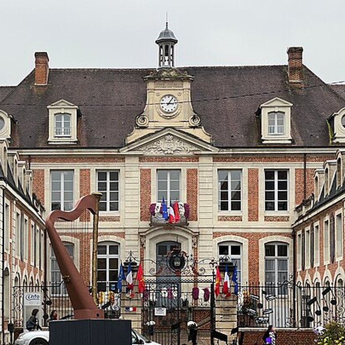 Photo de Hôtel de ville de Lisieux