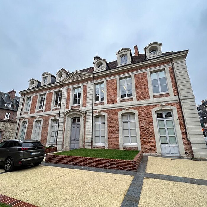 Photo de Hôtel de ville de Lisieux