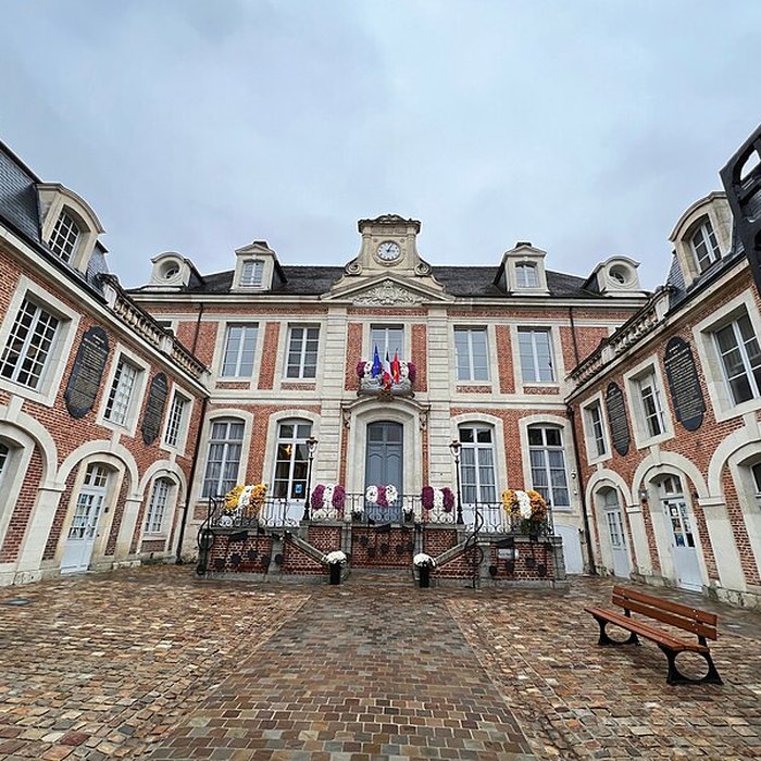 Photo de Hôtel de ville de Lisieux