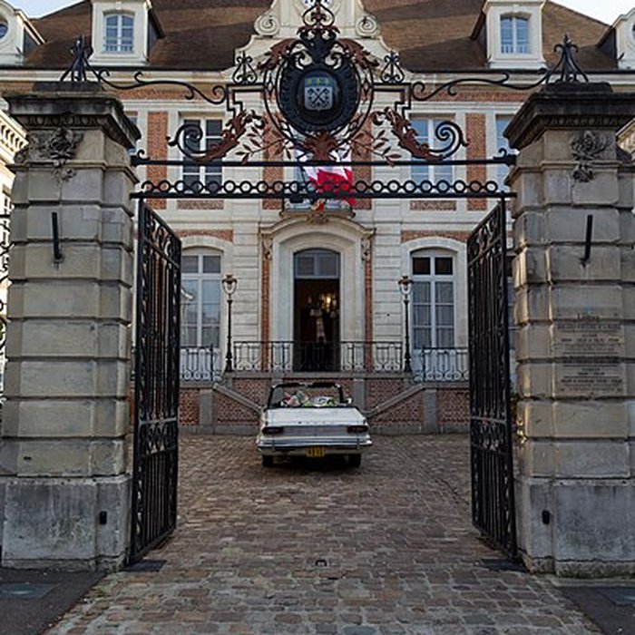 Photo de Hôtel de ville de Lisieux
