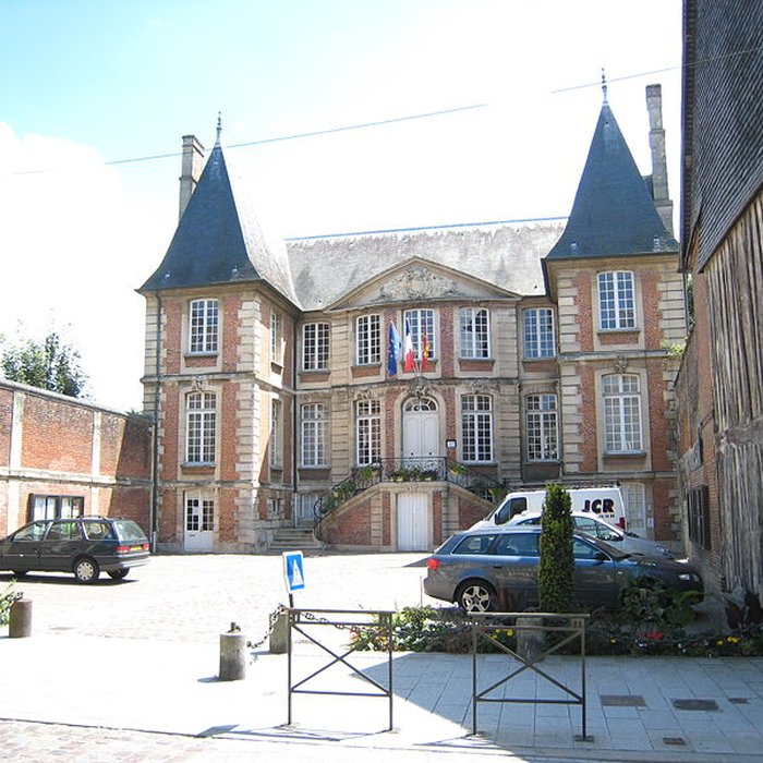 Photo de Hôtel de ville de Pont-lÉvêque