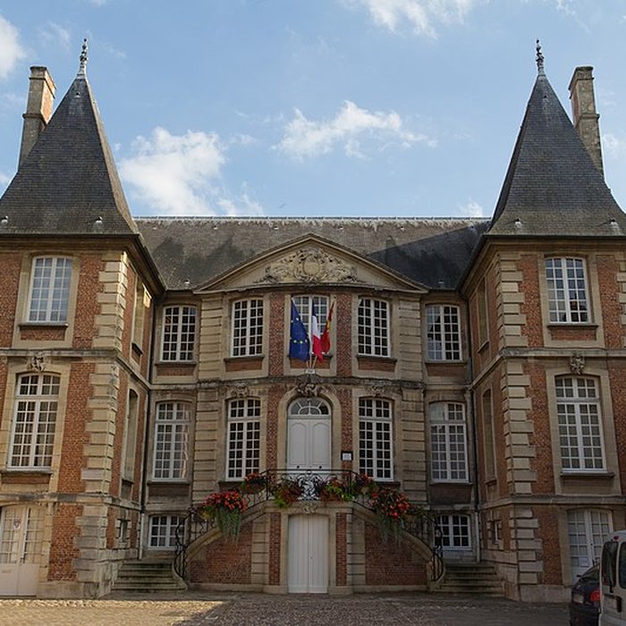 Photo de Hôtel de ville de Pont-lÉvêque
