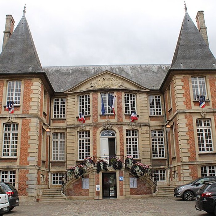 Photo de Hôtel de ville de Pont-lÉvêque