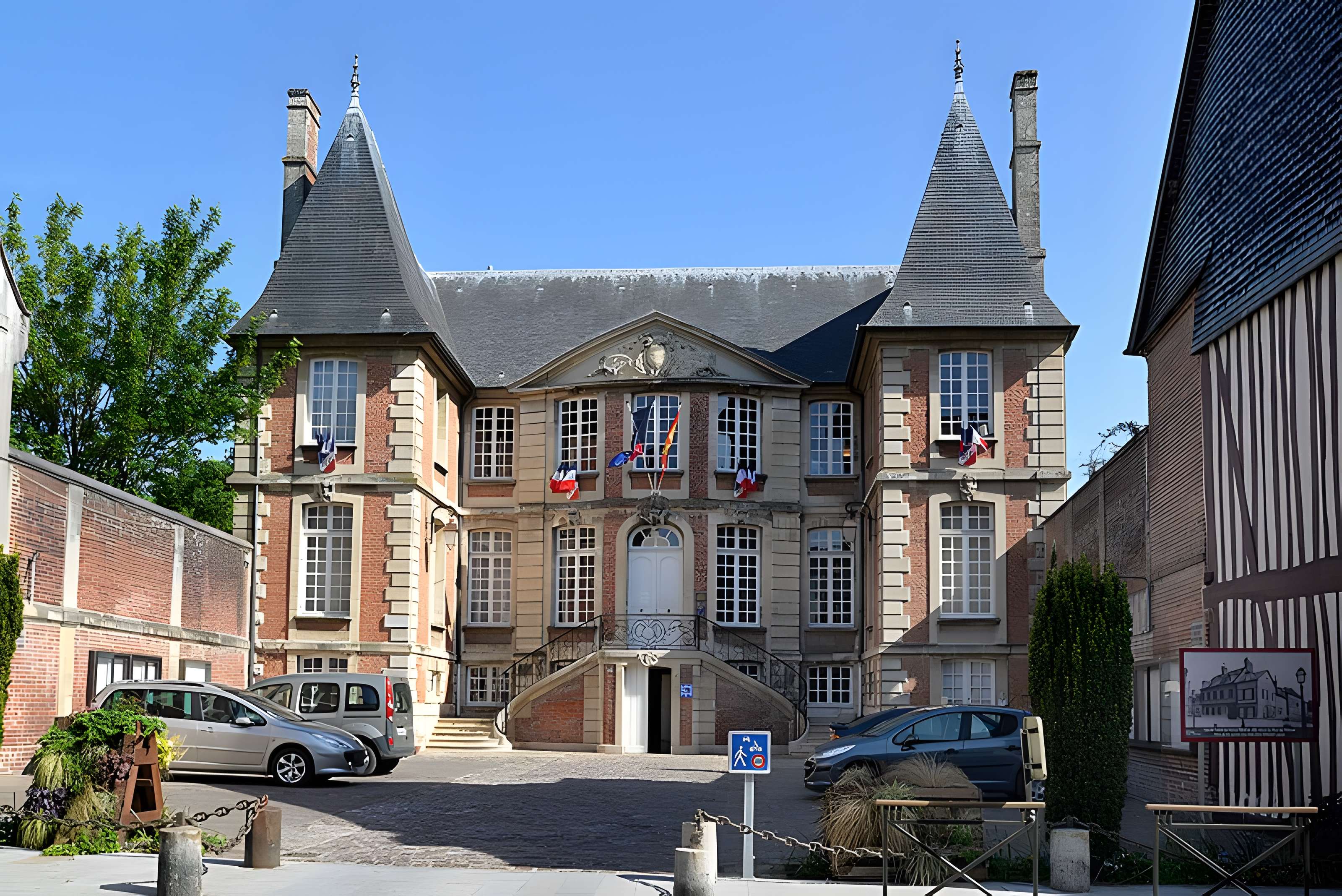 Hôtel de ville de Pont-l'Évêque