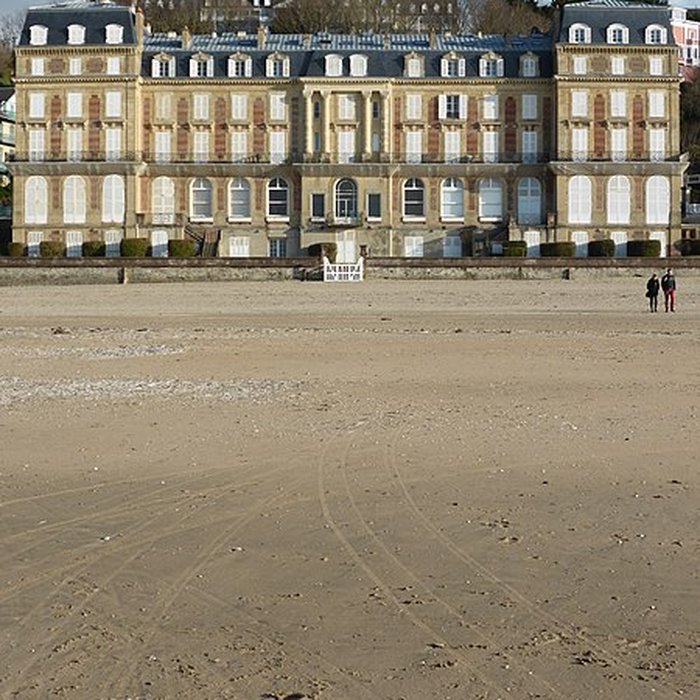 Photo de Hôtel des Roches Noires à Trouville-sur-Mer