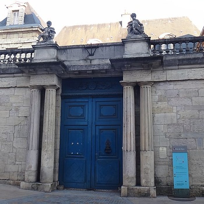 Photo de Hôtel dEsterno à Dijon