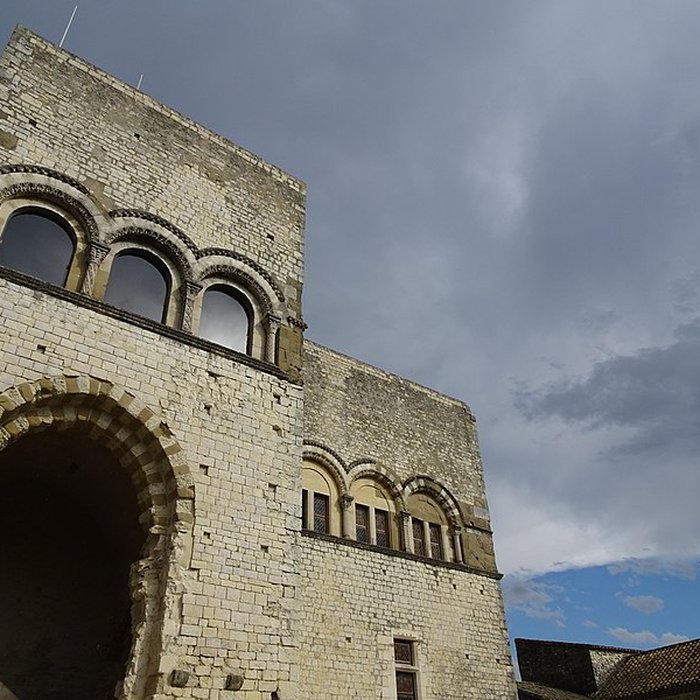 Photo de Musée dart contemporain du château des Adhémar