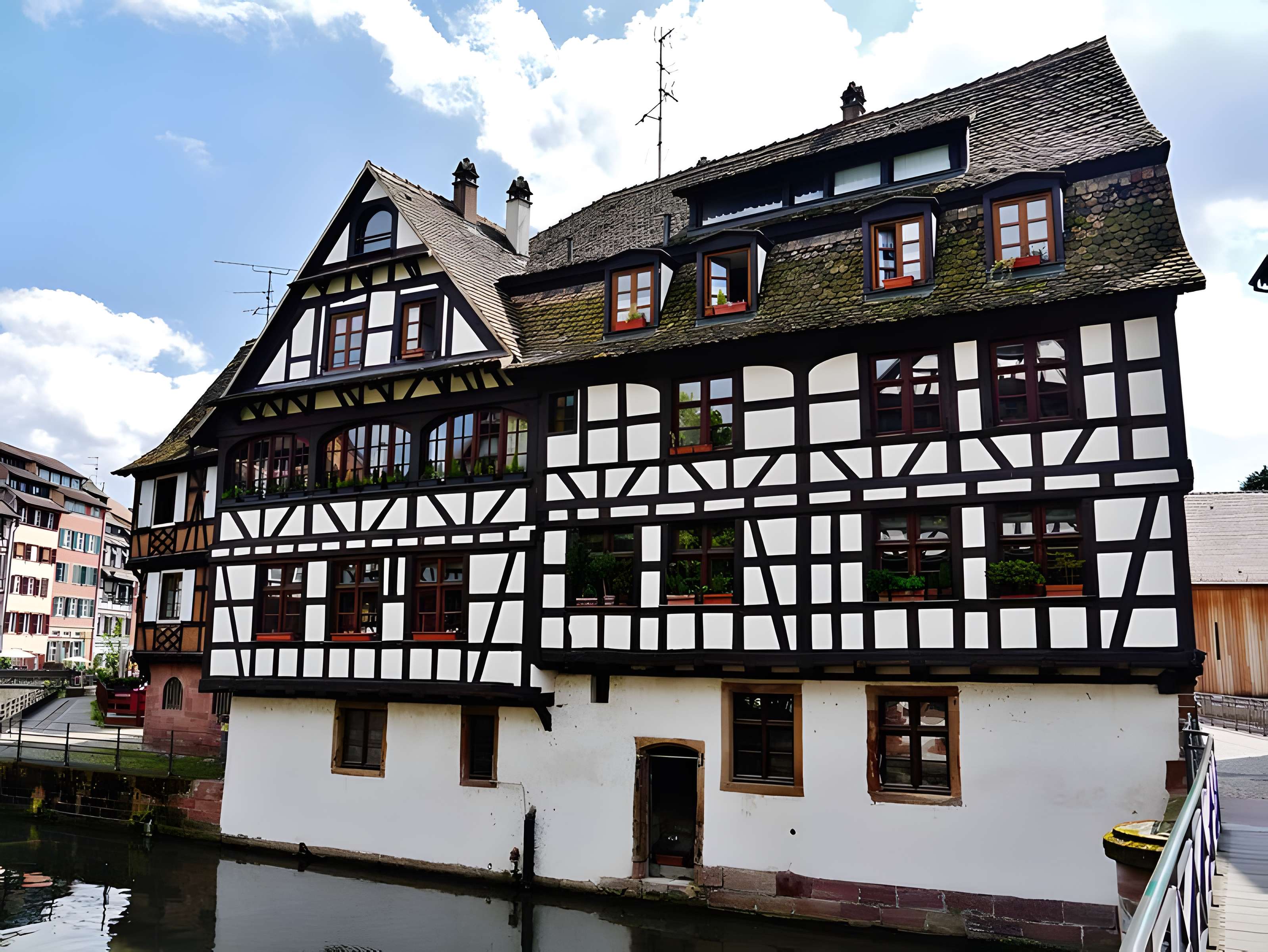 Immeuble au 1 Quai des Moulins à Strasbourg