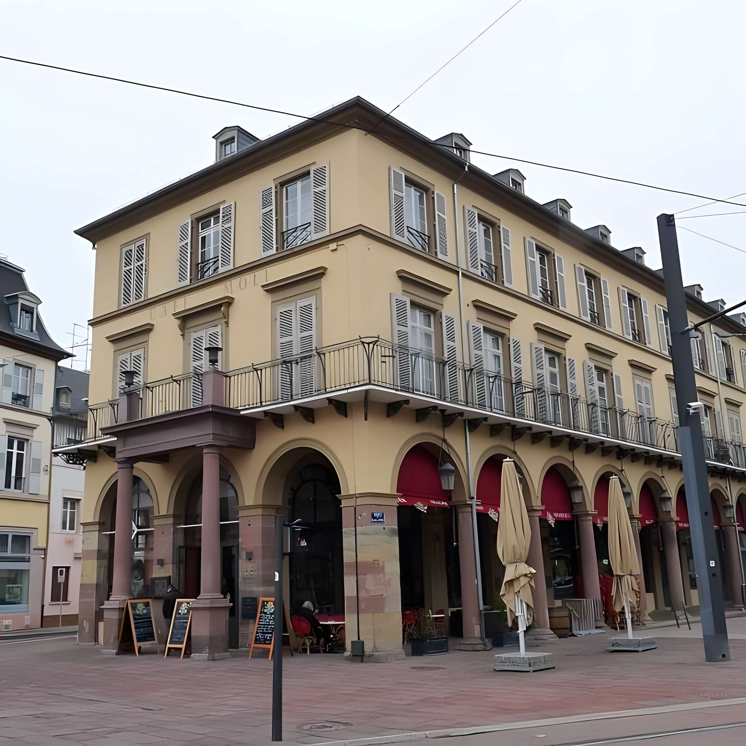Immeuble au 6 Place de la République à Mulhouse 
