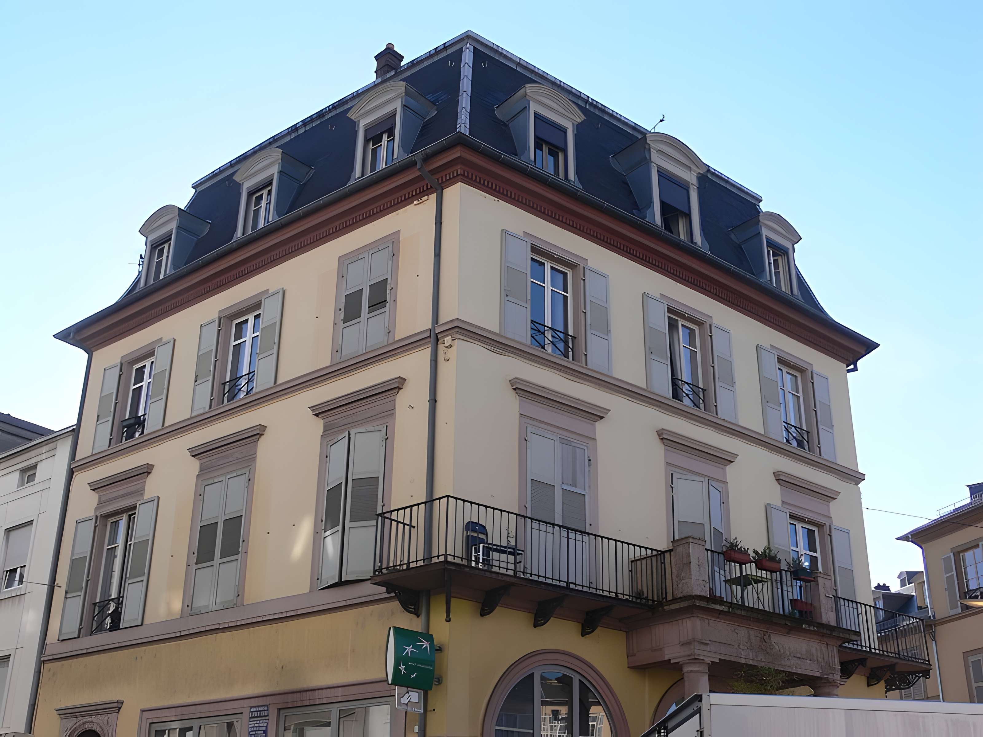 Immeuble au 8 Place de la République à Mulhouse