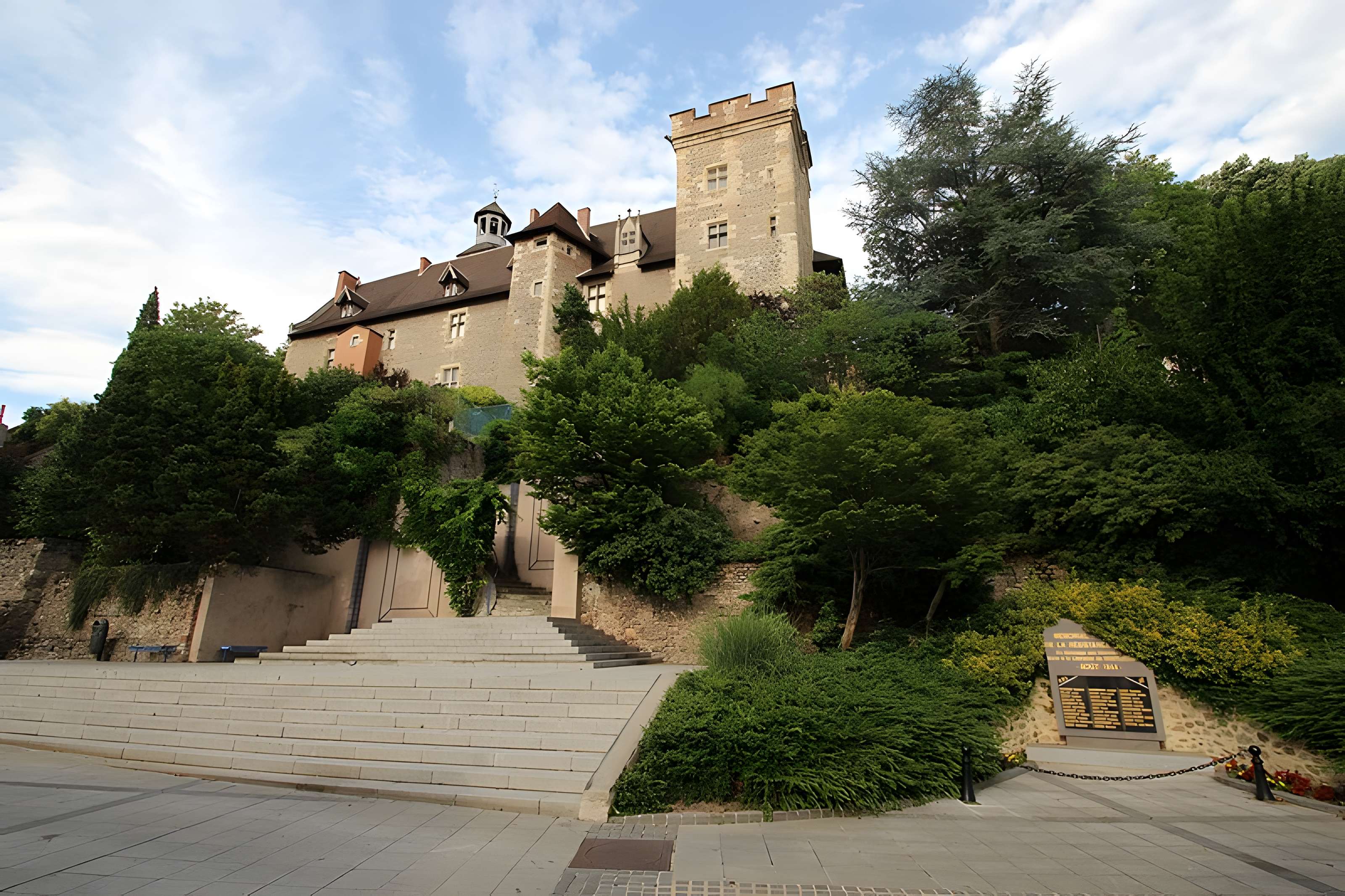 Château des ducs de Bourbon à Montluçon