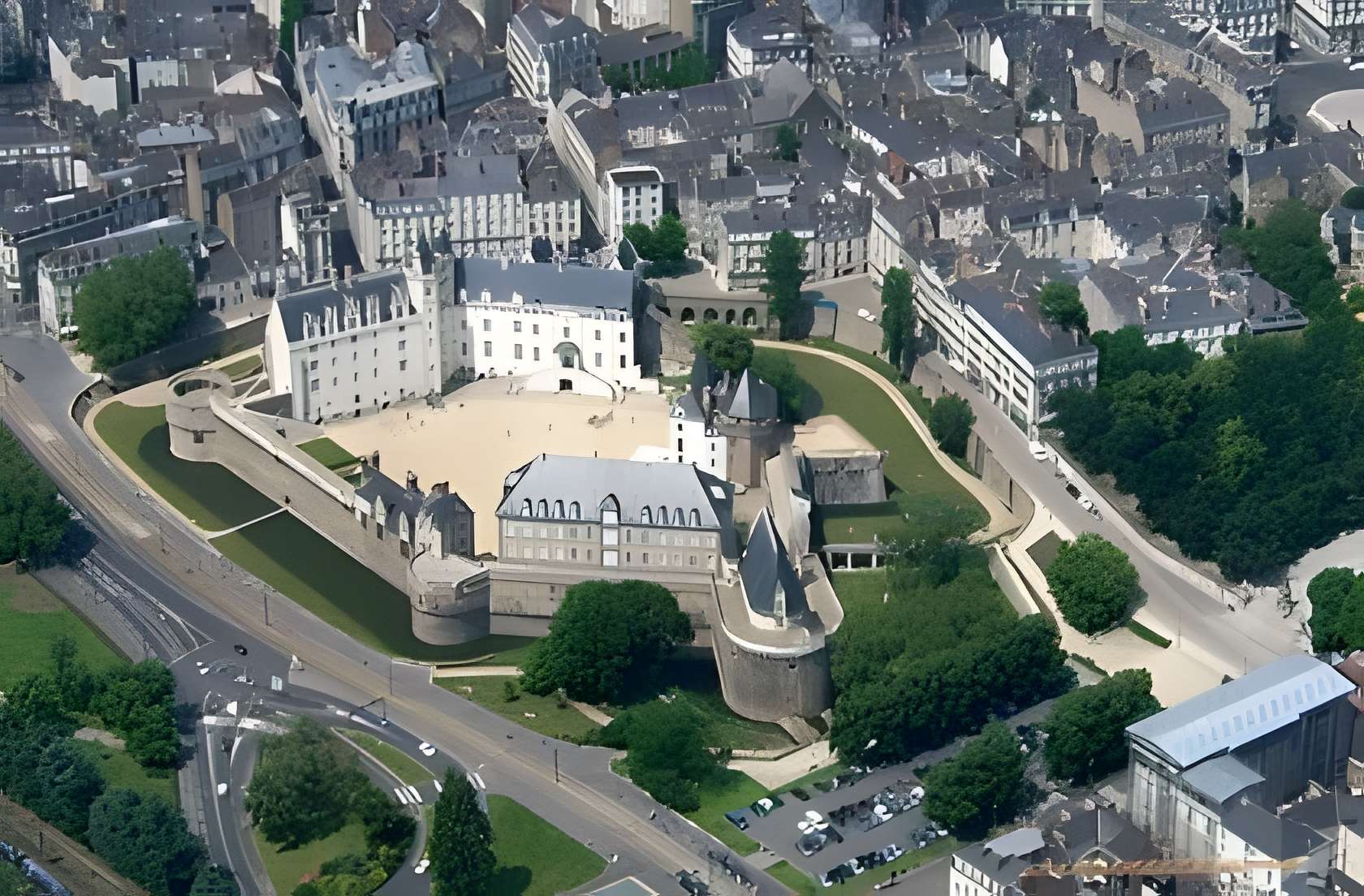 Château des Ducs de Bretagne vue aérienne
