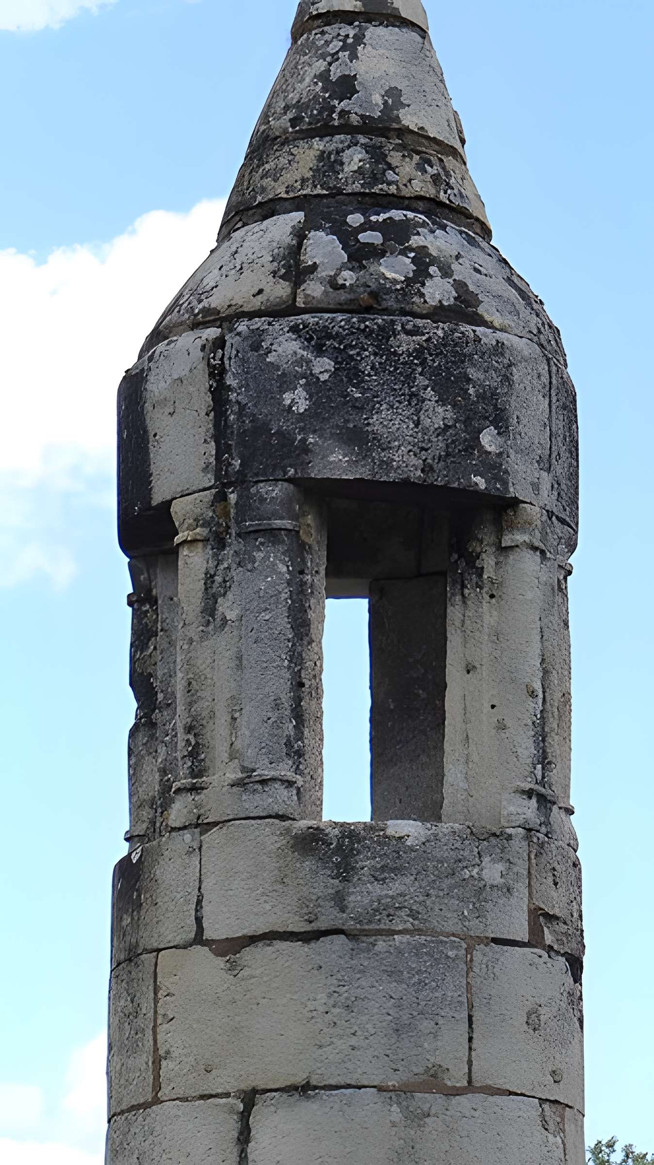 Lanterne des morts d'Atur