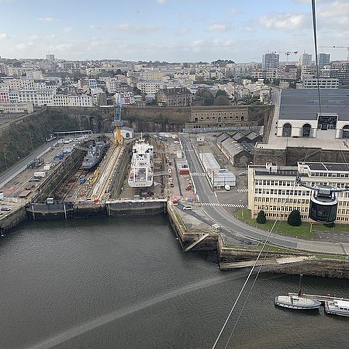 Photo de Le bâtiment aux Lions de Brest