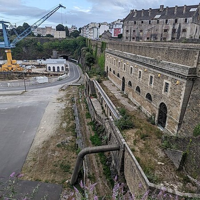 Photo de Le bâtiment aux Lions de Brest