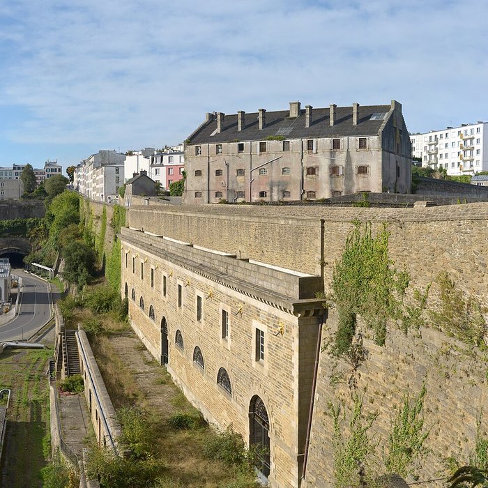 Photo de Le bâtiment aux Lions de Brest