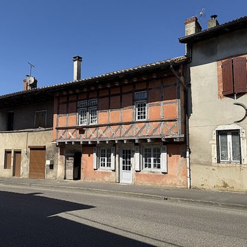 Maison à pans de bois à Lent