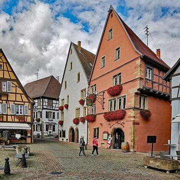 Maison au 1 Place Château-Saint-Léon à Eguisheim