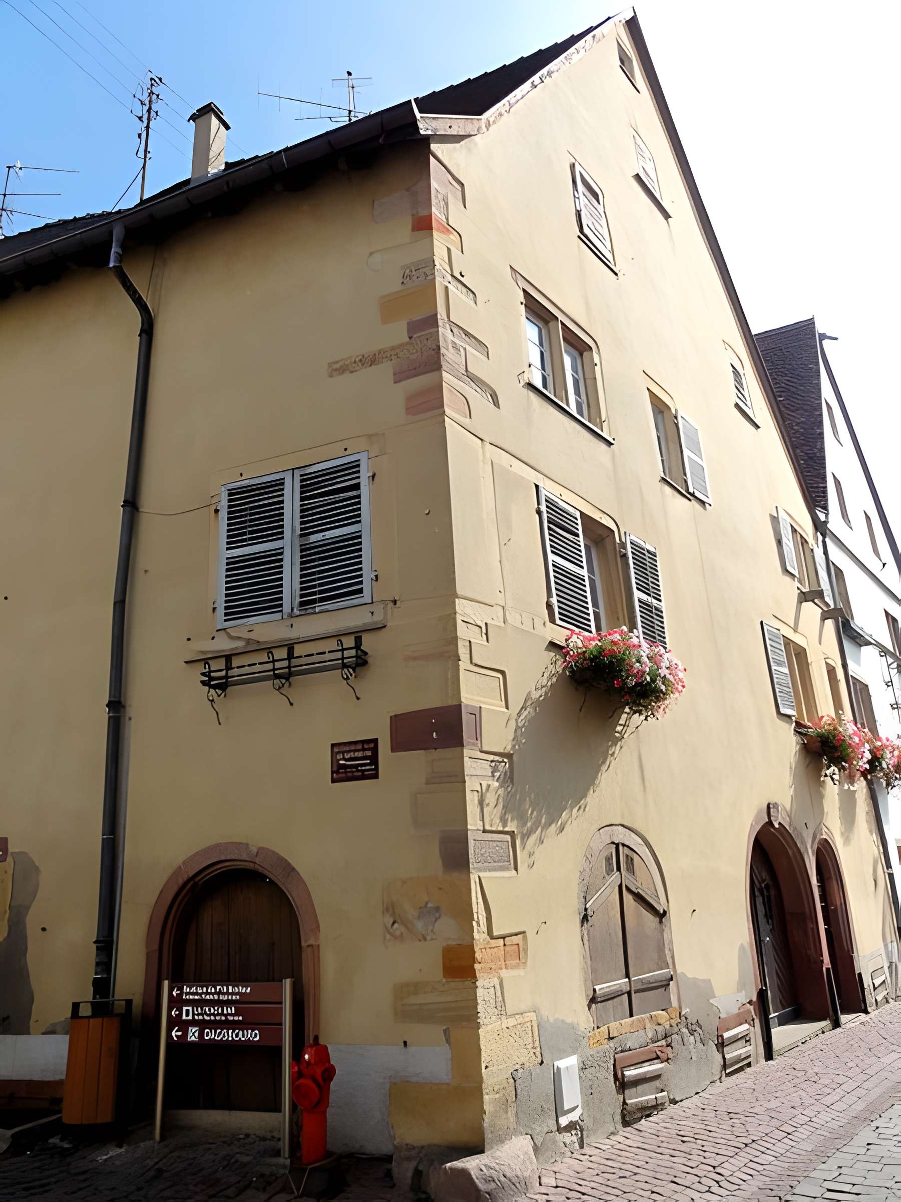 Maison au 1 Place Château-Saint-Léon à Eguisheim