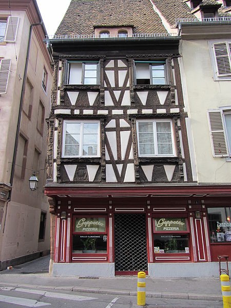 Photo de Maison au 1 Place Saint-Étienne à Strasbourg