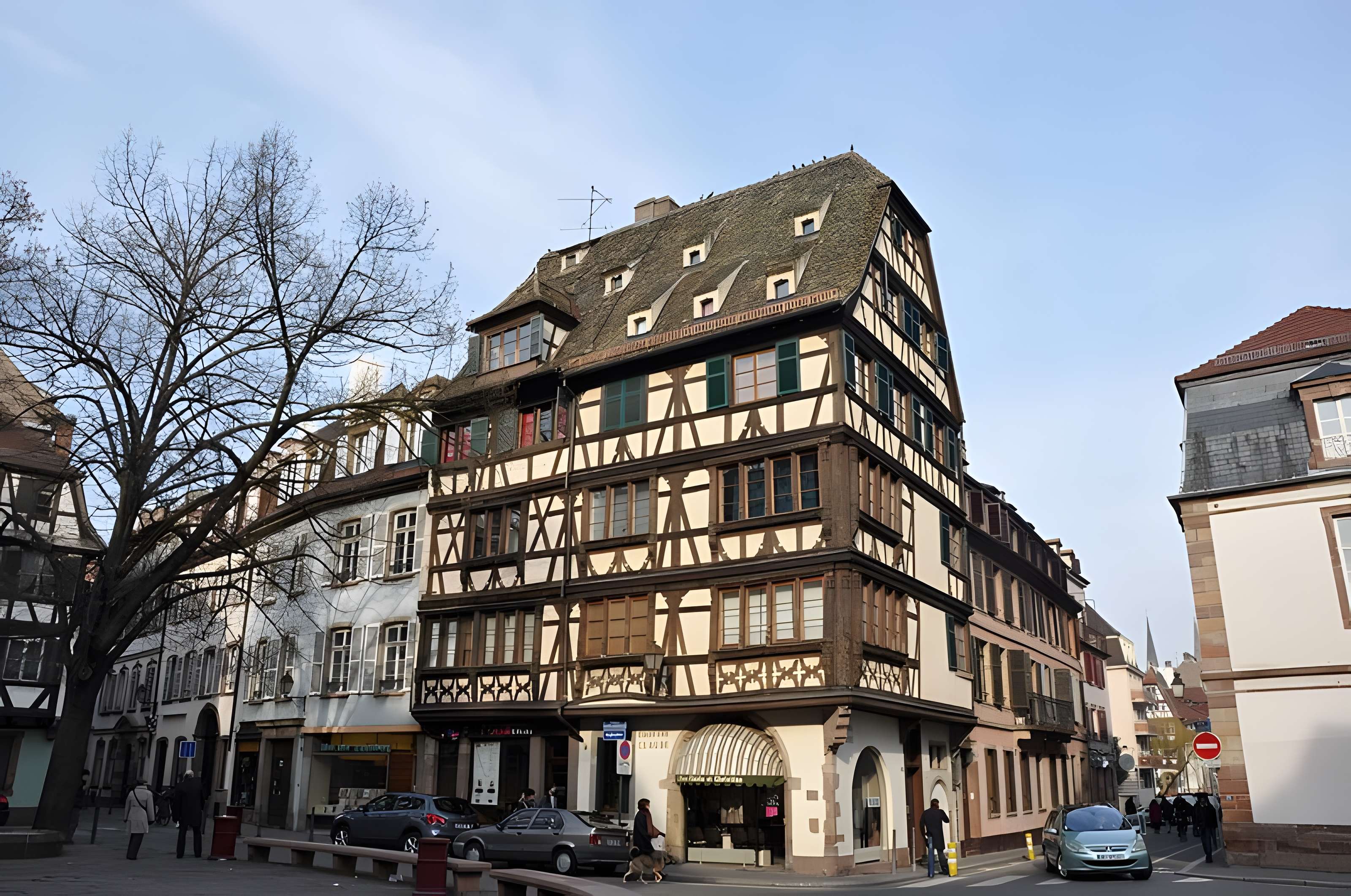 Maison au 11 Place Saint-Étienne à Strasbourg 
