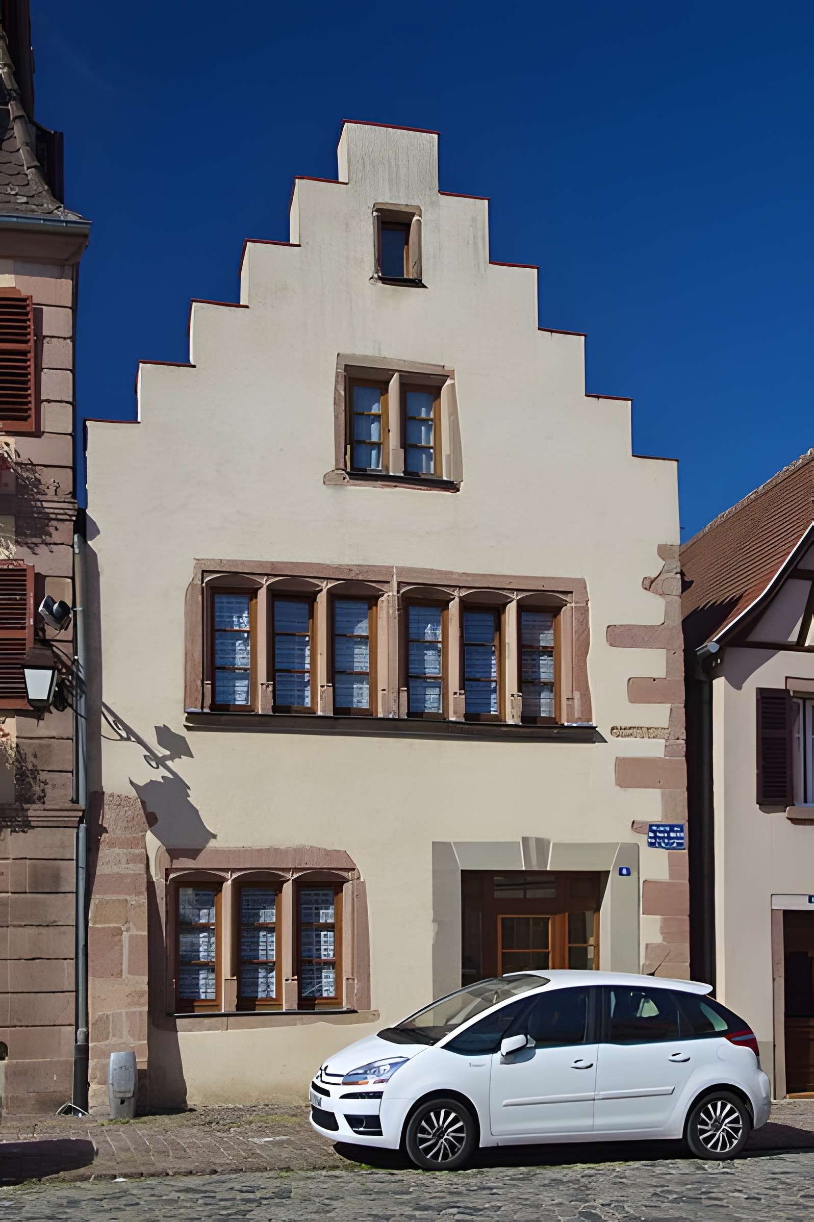 Maison au 6 Place du Docteur-Pierre-Walter à Bergheim 