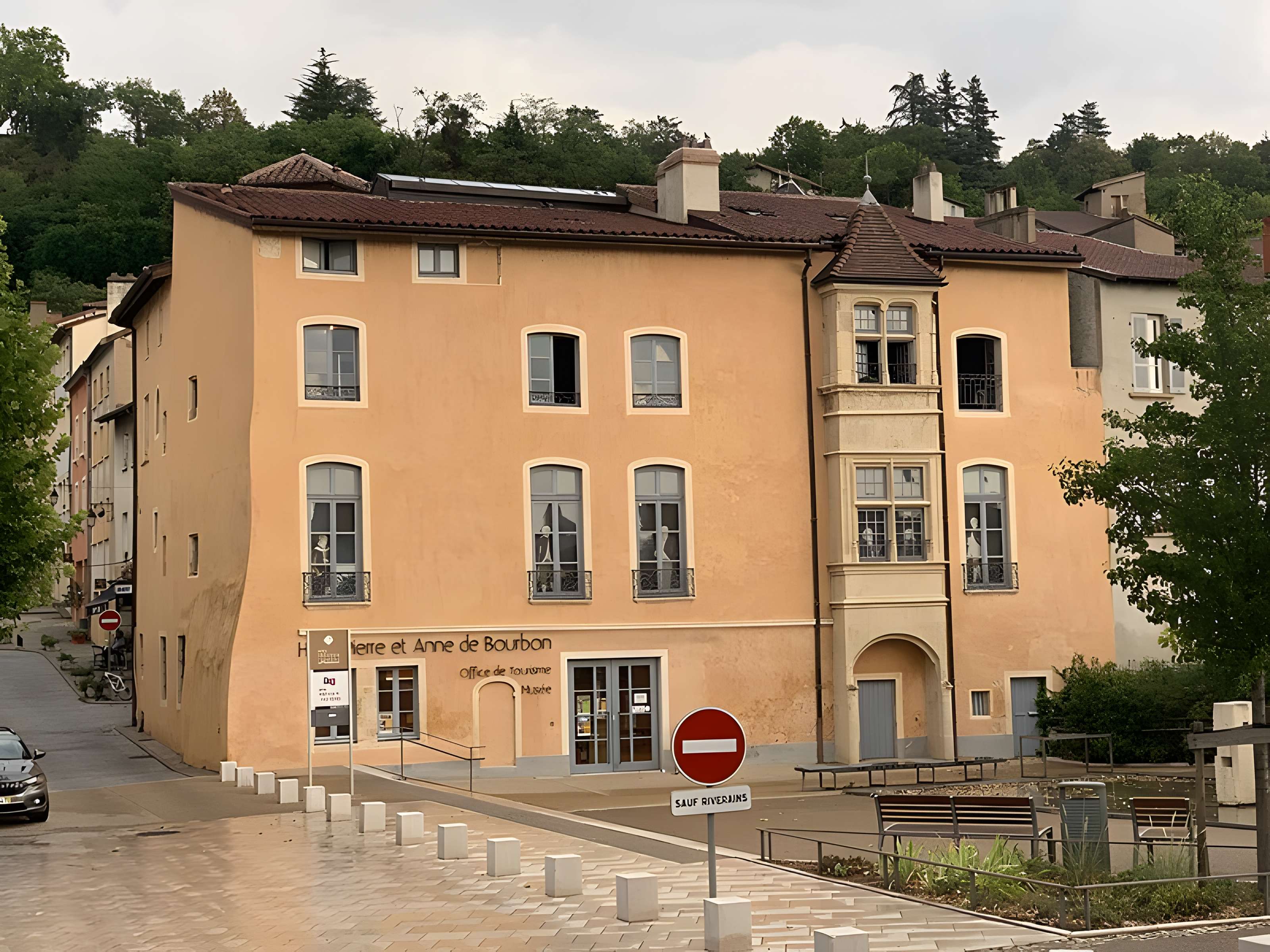 Maison des Sires de Villars à Trévoux