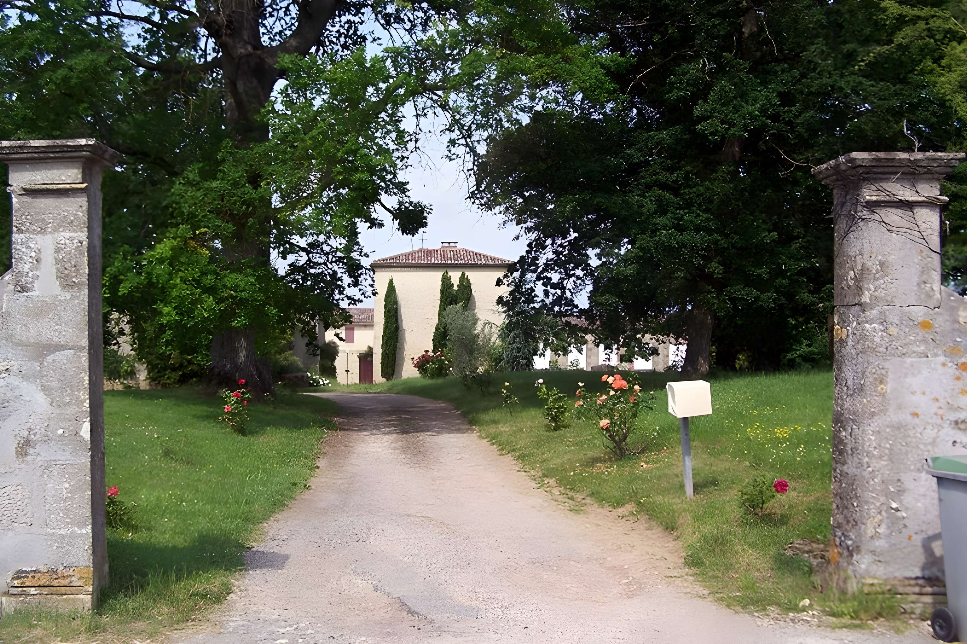 Maison du domaine de Bonsol aux Esseintes 