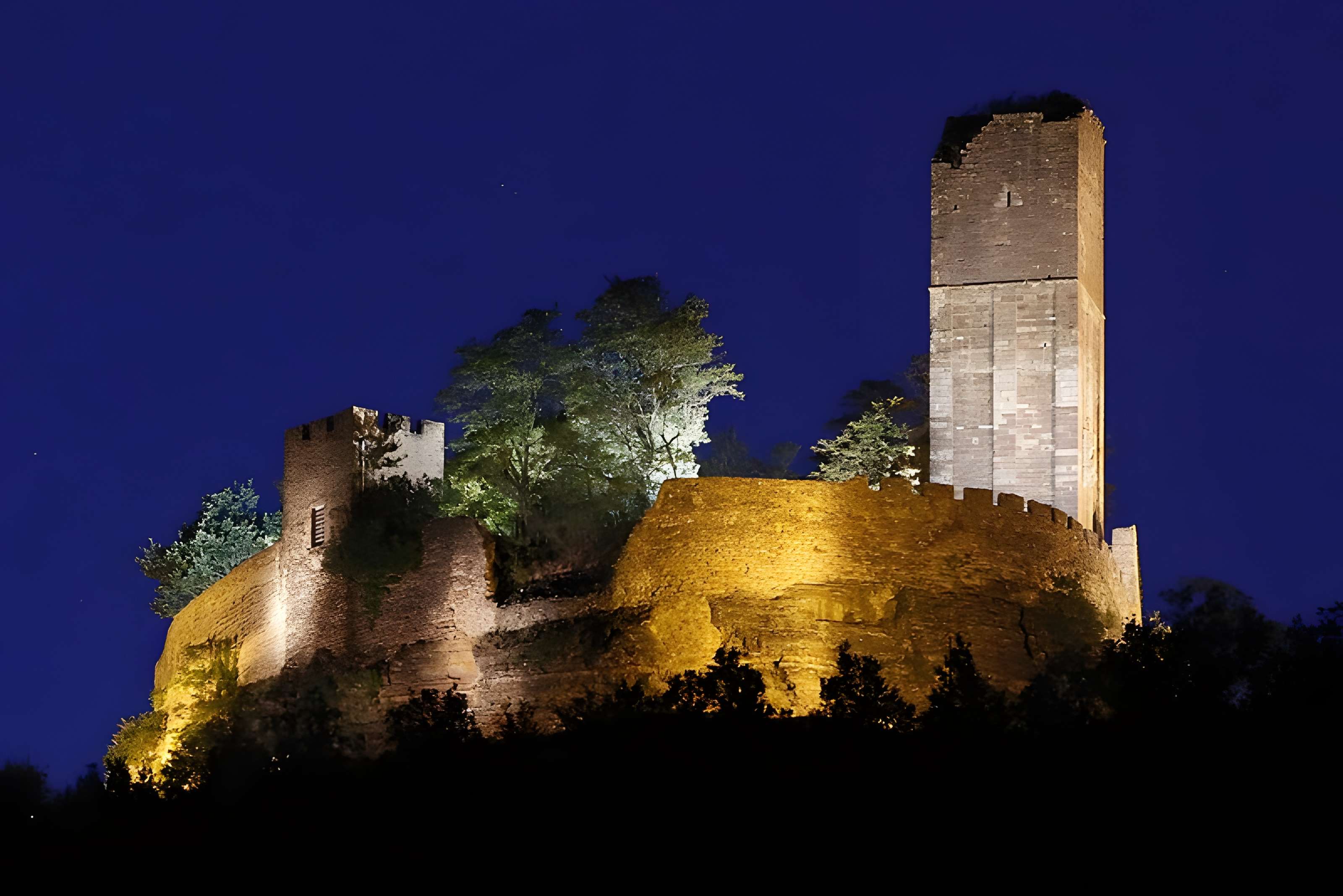 Château des Tours-Saint-Laurent