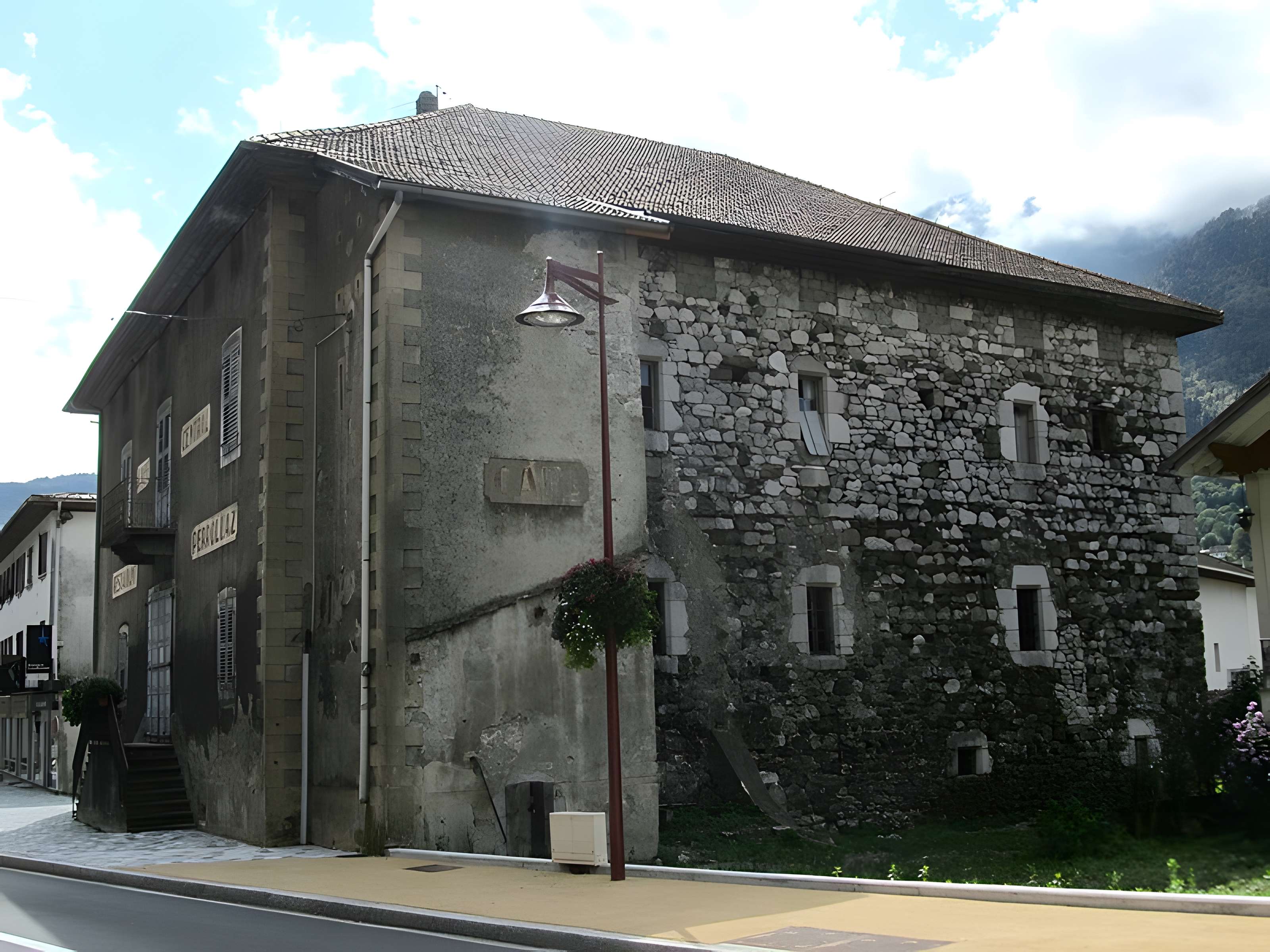 Maison forte de Loche à Magland