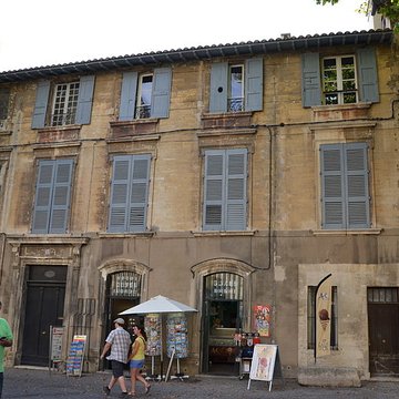 Maisons et tour de Mirault à Avignon