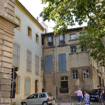 Maisons et tour de Mirault à Avignon