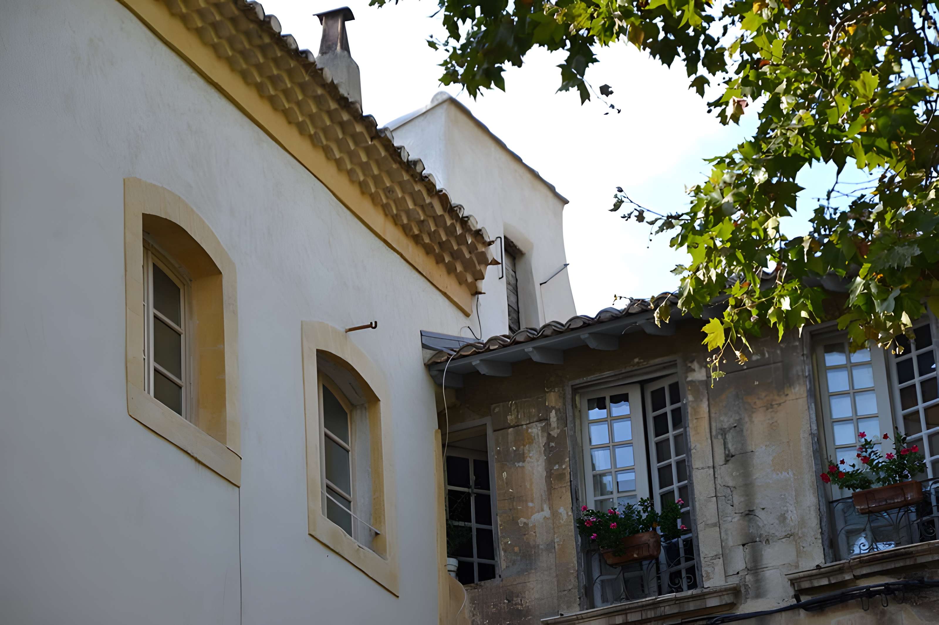Maisons et tour de Mirault à Avignon