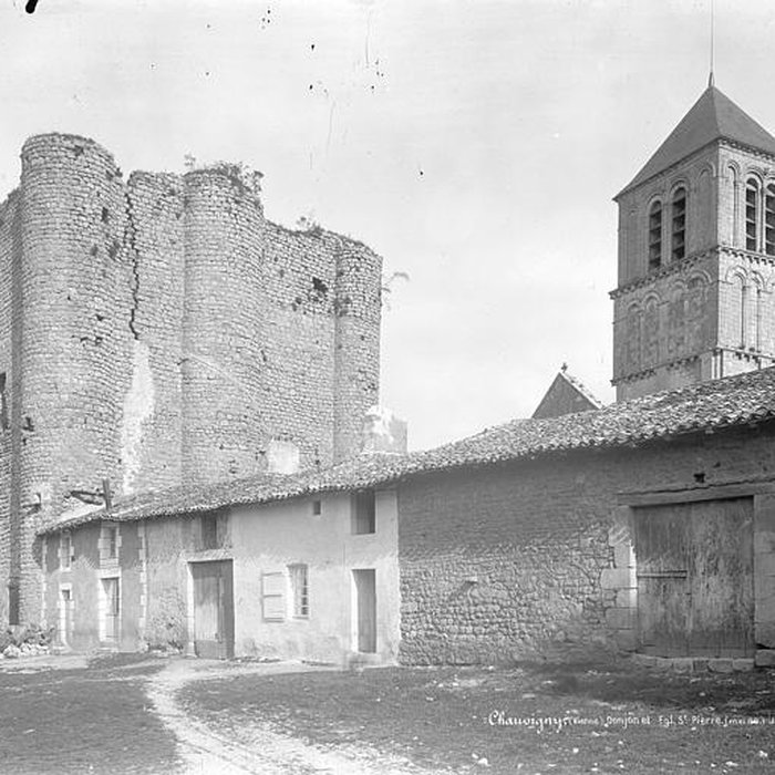 Photo de Château dHarcourt à Chauvigny
